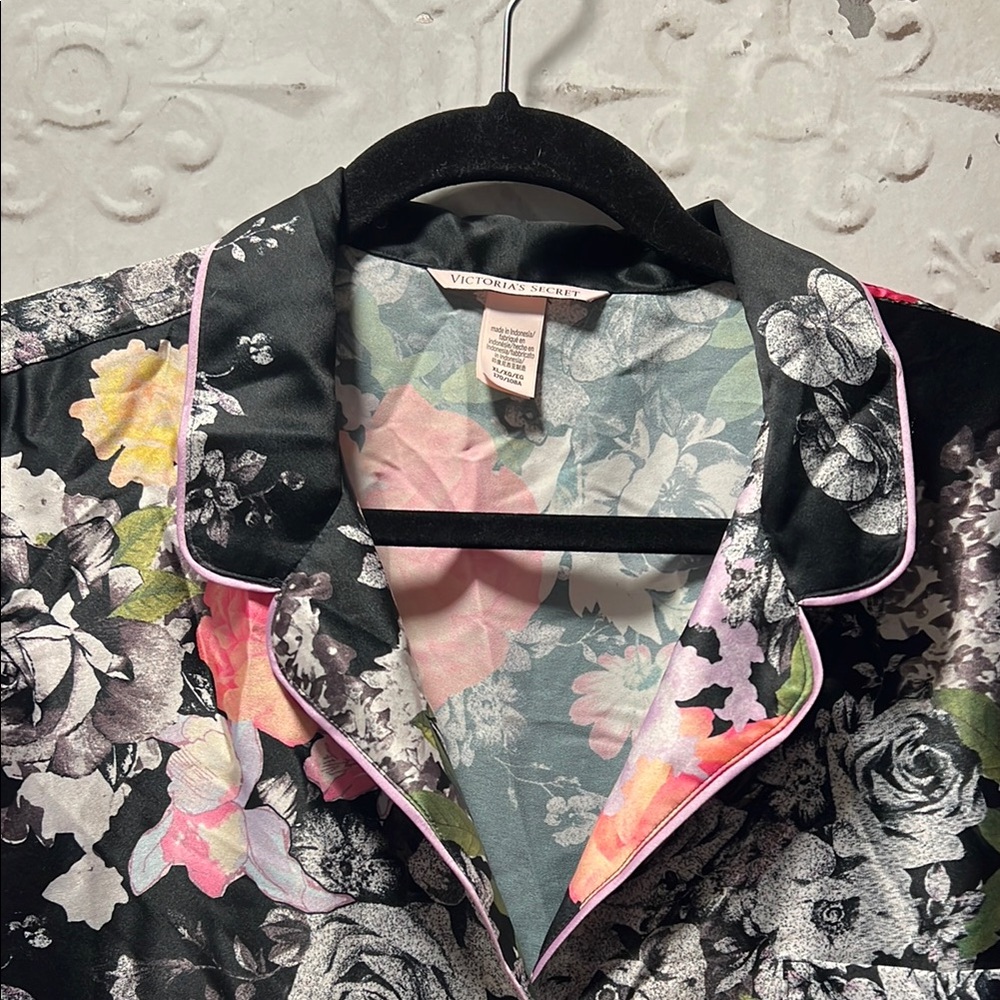 Victoria's Secret Black and Pink Intimates Blazer